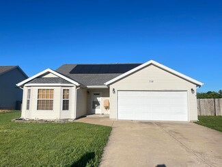 718 S Ridgecrest Ave, Nixa, MO 65714
