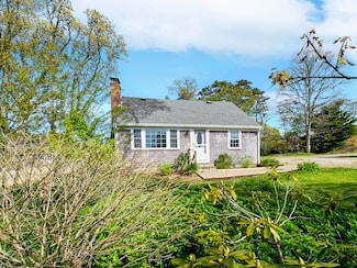 10 Lakeview Dr, Harwich, MA 02645