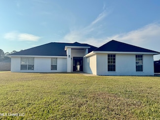 1605 Heather Ct, Ocean Springs, MS 39564