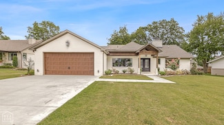 1202 Cardinal Rd, Jonesboro, AR 72401