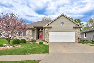 201 Woodcliff Cir, Council Bluffs, IA 51503