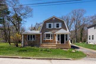 84 Hartsuff St, Rockland, MA 02370