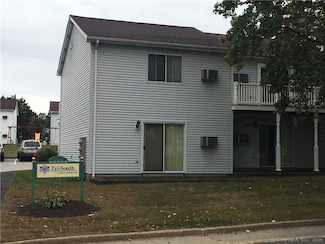 18 Triangle St Unit B4, Danbury, CT 06810