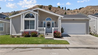 19983 Crest View Dr, Santa Clarita, CA 91351