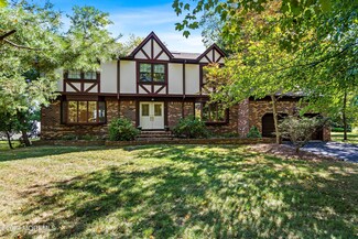 26 Sandpiper Dr, Manalapan, NJ 07726