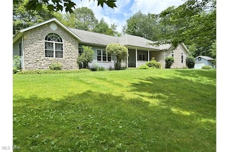 611 Wainwright Rd SE, New Philadelphia, OH 44663