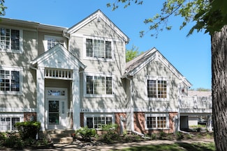 1653 Geneva Dr Unit 32714, Wheeling, IL 60090