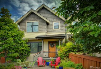 3042 21st Ave W Unit B, Seattle, WA 98199