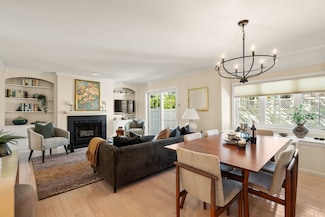 160 Pine St Unit 12, Auburndale, MA 02466