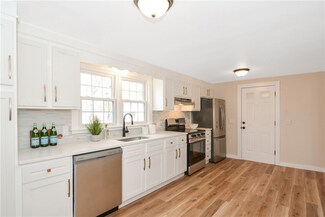14 Cemetery Ln, Ashaway, RI 02804