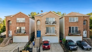 14 Seabury Ct, Newark, NJ 07104