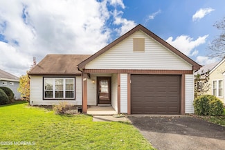 11 Wycombe Way, Lakehurst, NJ 08759