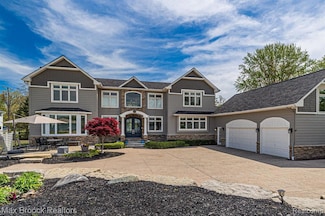 9239 Silverside, South Lyon, MI 48178