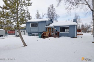 2225 E Grizzly Bear Cir, Wasilla, AK 99654
