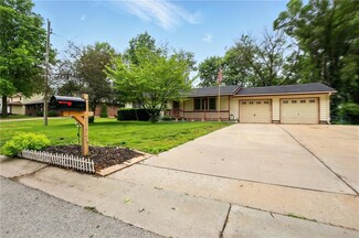 1172 Delaware Dr, Tonganoxie, KS 66086