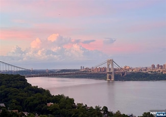 200 Winston Dr Unit 1005, Cliffside Park, NJ 07010