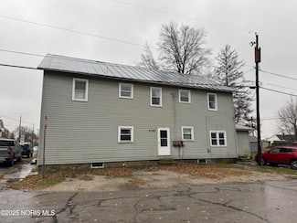 5395 Bucyrus St, North Robinson, OH 44827