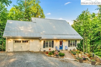 107 Huckleberry Ln, Banner Elk, NC 28604