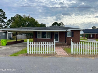 207 W Railroad St, Cove City, NC 28523