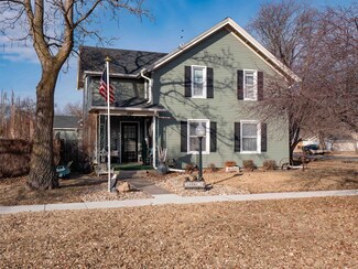 404 S D St, Shelton, NE 68876