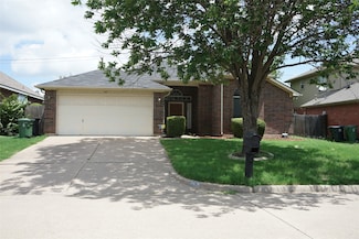 907 Winterwood Ct, Arlington, TX 76017