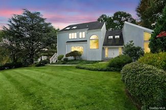 26 Watergate Dr, Amawalk, NY 10501