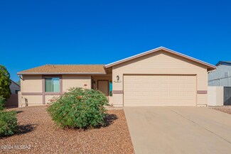 5811 N Moonbrook Rd, Tucson, AZ 85741