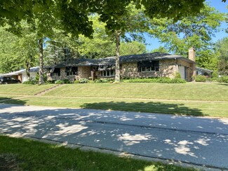 533 Meadow Ln, Peotone, IL 60468