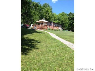 5465 Graywood Ln, Honeoye, NY 14471