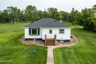 16033 5th St SE, Hillsboro, ND 58045