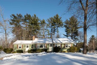29 Woodknoll Dr, North Hampton, NH 03862