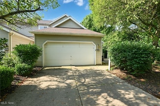 2096 Hidden Hollow Ln Unit 51, Akron, OH 44313