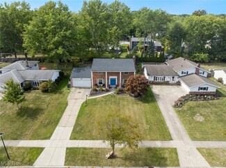 6066 Forest Ridge Dr, North Olmsted, OH 44070