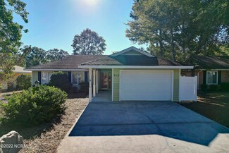 513 Fairway Dr W, Sunset Beach, NC 28468