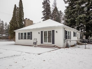 97 E Hamilton Ln, Battle Creek, MI 49015