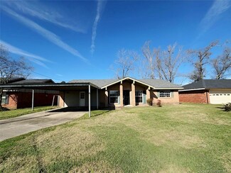 1908 Karon St, Sulphur, LA 70663