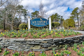 9 Pacific Ave, Mashpee, MA 02649