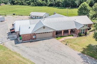 2000 W Bdwy, Okemah, OK 74859