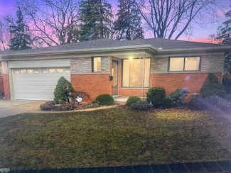26167 Fairfield Ave, Warren, MI 48089