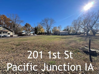 201 1st St, Pacific Junction, IA 51561