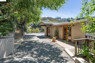2335 Tunnel Rd, Oakland, CA 94611