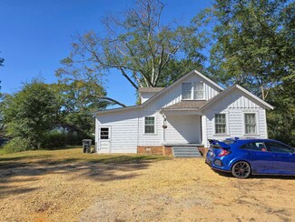 411 N Wilmuth St, Iuka, MS 38852