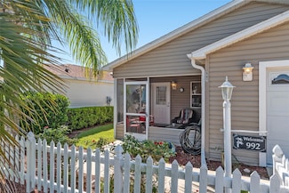 992 Pinewood Place, The Villages, FL 32162