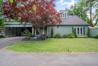 170 Maxwell Rd, Latham, NY 12110