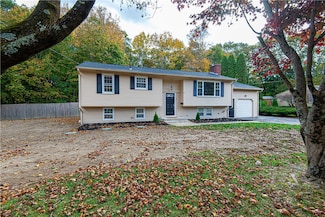 20 Maplewood Dr, Coventry, RI 02816