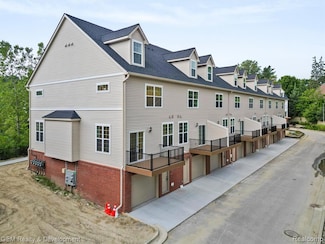 557 Village Ln, Milford, MI 48381
