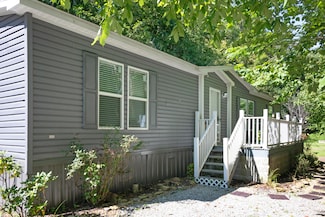 2402 Kentucky 850, David, KY 41616