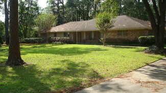 835 Merridel Rd, Houston, TX 77024