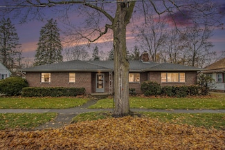 104 Mechanic St, Sturgis, MI 49091