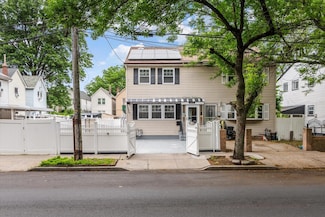 15511 Foch Blvd, Jamaica, NY 11434